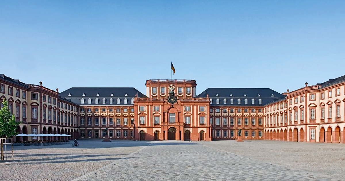 Mannheim Barockschloss mit Führungen für sehbehinderte Menschen RNF de