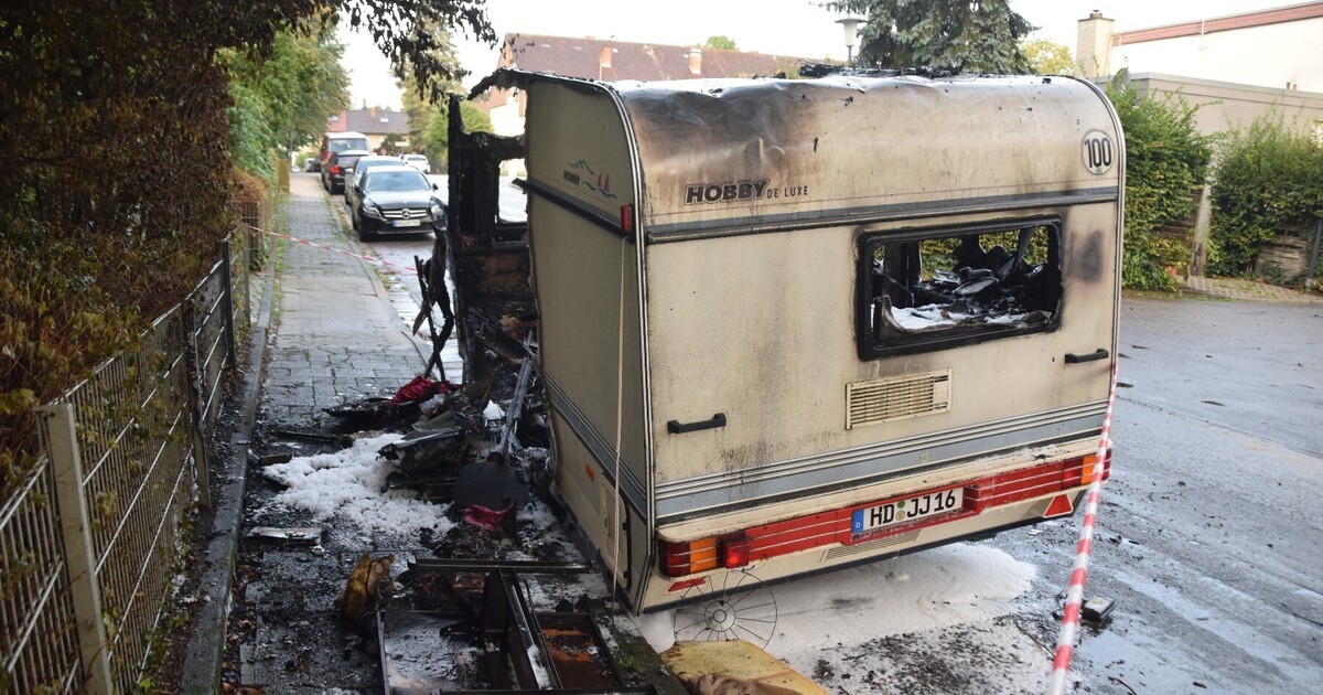 Heidelberg Feuerteufel in Wieblingen unterwegs Wohnwagen völlig