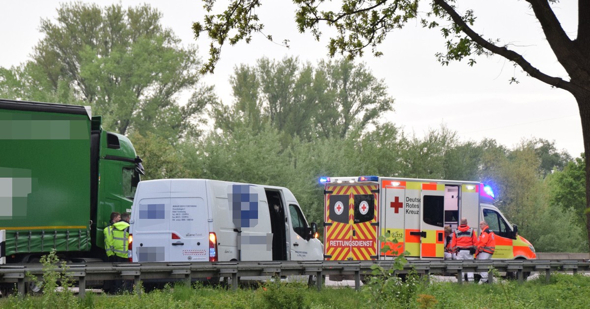 Hemsbach: Mann Bei Reifenwechsel Auf A5 Von Lkw Erfasst Und Tödlich ...